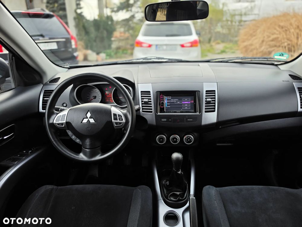 Mitsubishi Outlander - 18