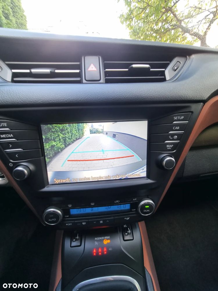 Toyota Avensis 1.8 Prestige - 27