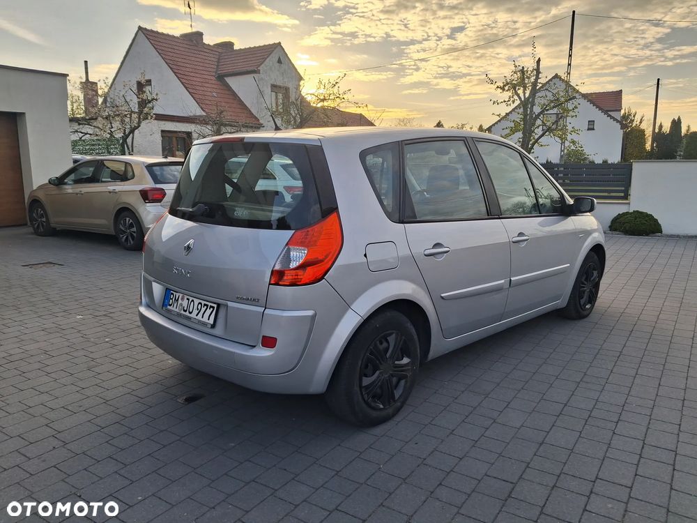 Renault Scenic 1.6 16V Avantage - 4