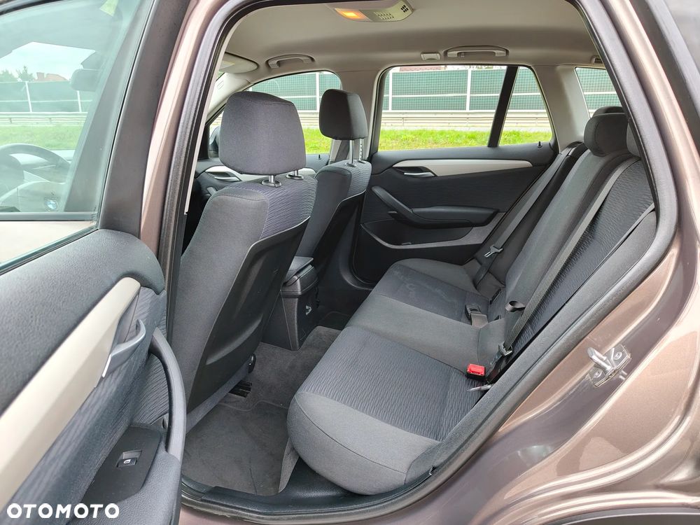 BMW X1 sDrive18d - 23