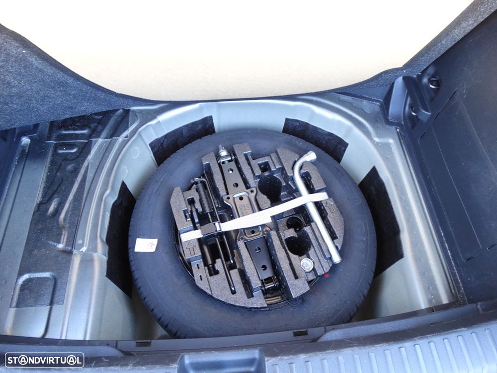 Skoda Fabia 1.0 MPI Style - 24