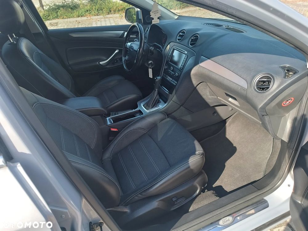 Ford Mondeo 2.0 SCTi Titanium - 13