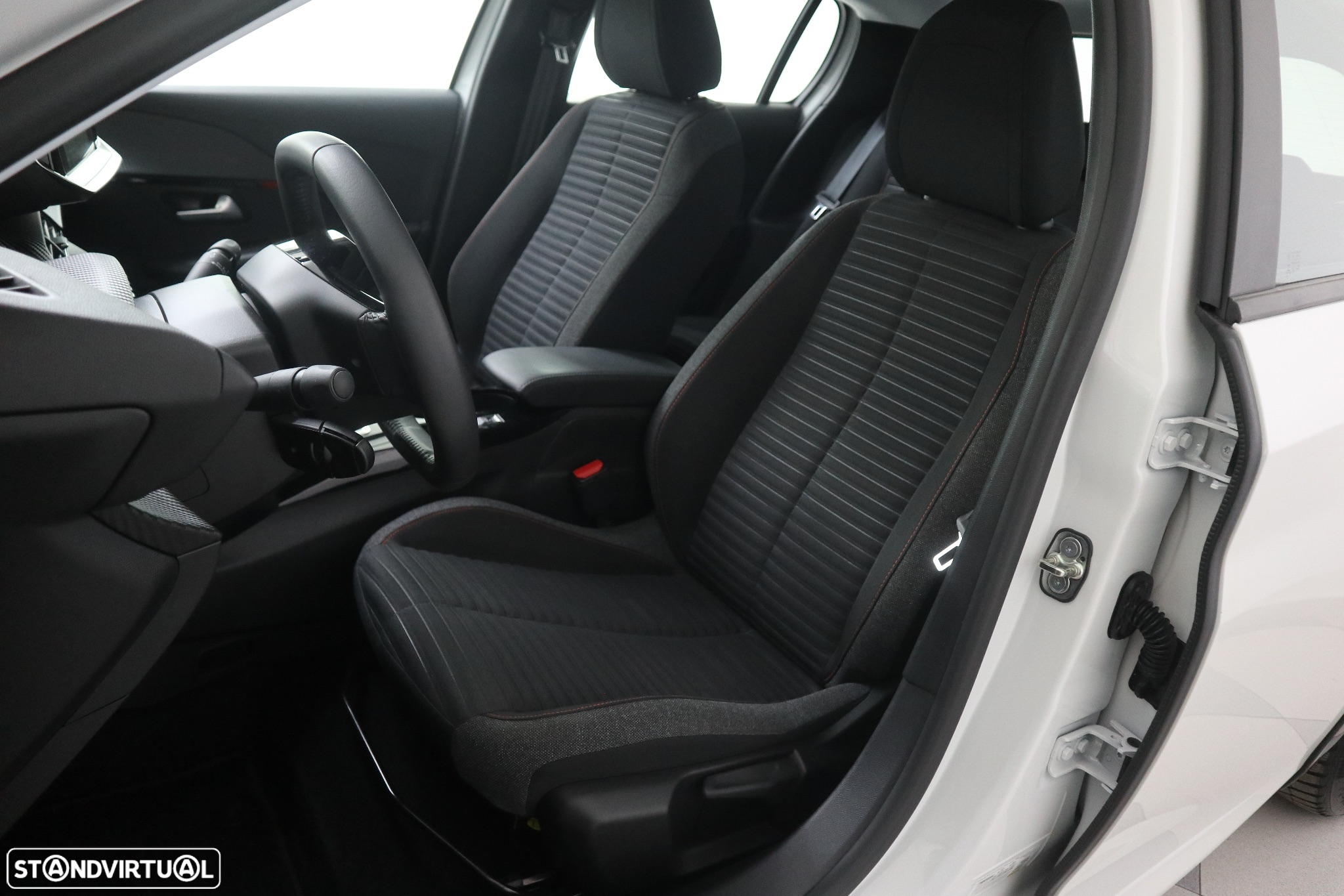 Peugeot e-208 50 kWh Active Pack - 11
