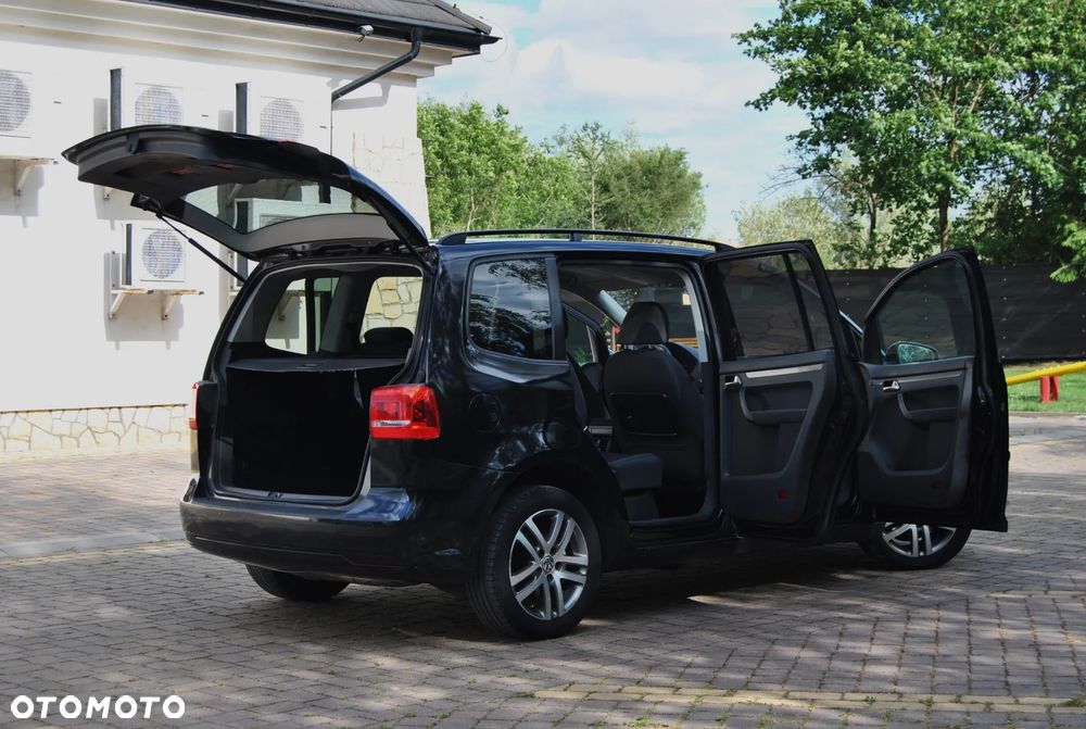 Volkswagen Touran - 19