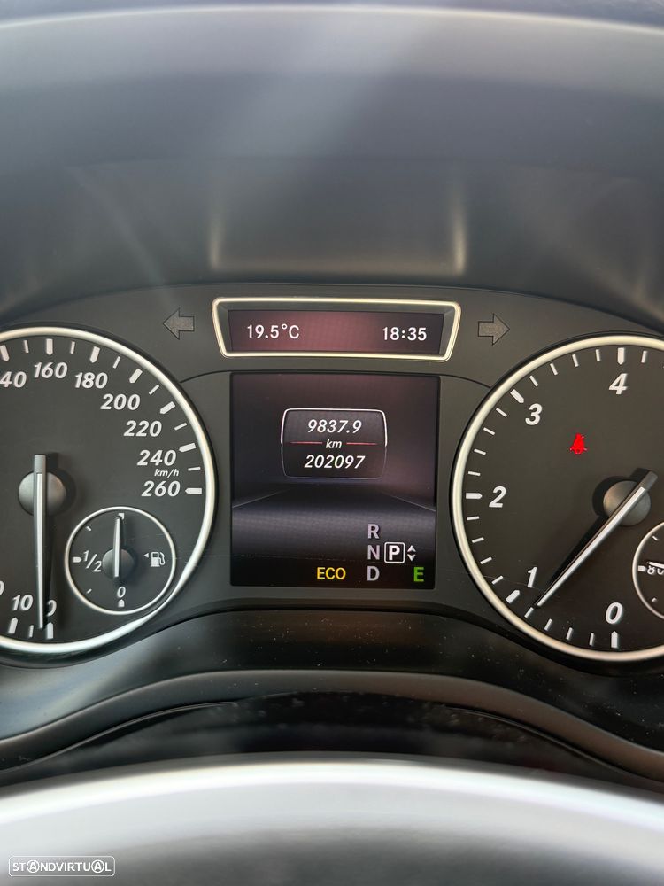 Mercedes-Benz B 180 - 20