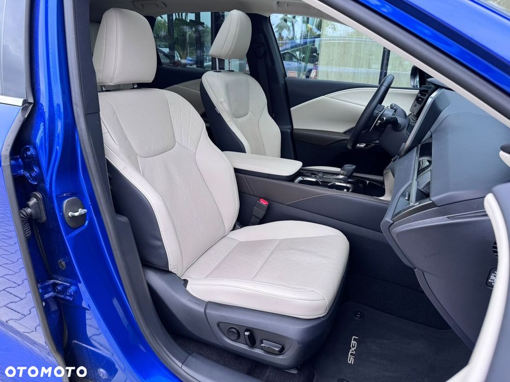 Lexus RX 450h+ F Sport Design - 30