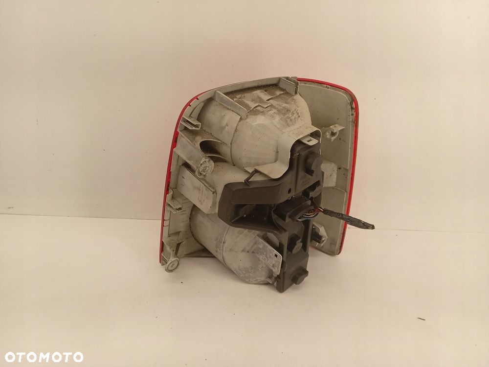LAMPA LEWA TYLNA VW TOURAN I 04-10 - 4