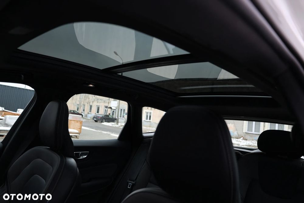 Volvo XC 60 T6 AWD Recharge Geartronic RDesign - 14