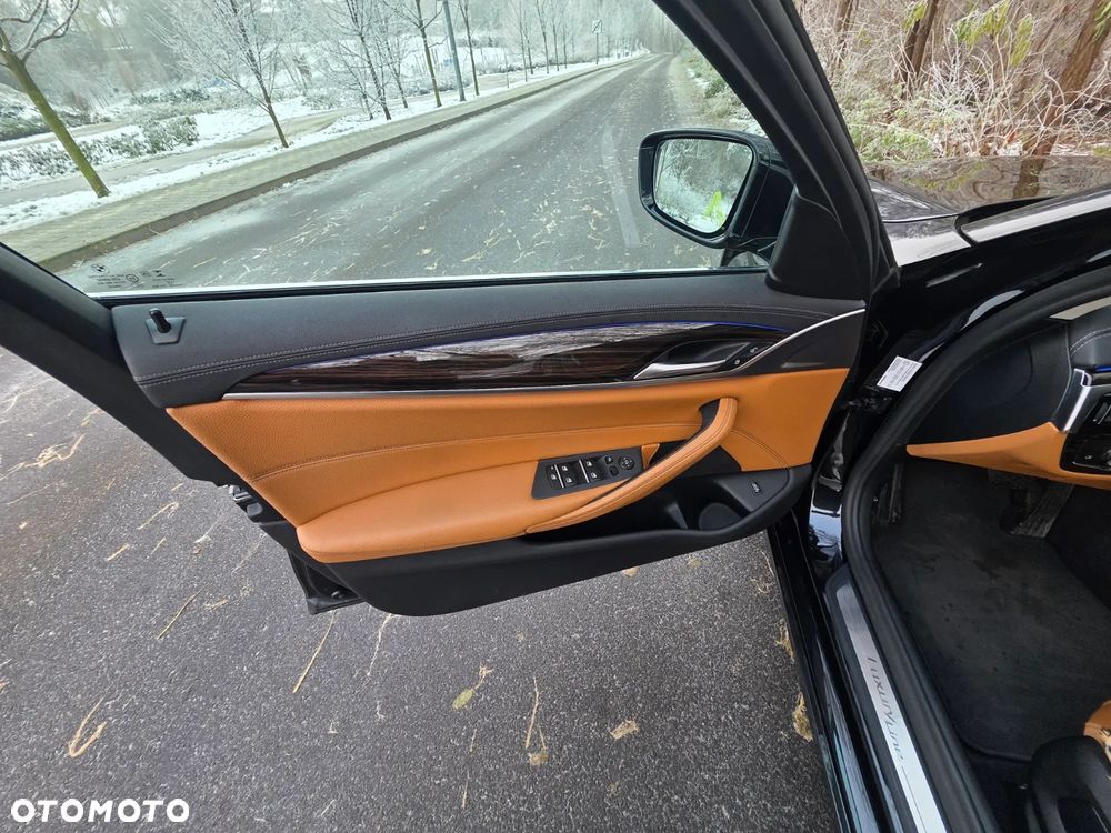 BMW Seria 5 518d Luxury Line - 26