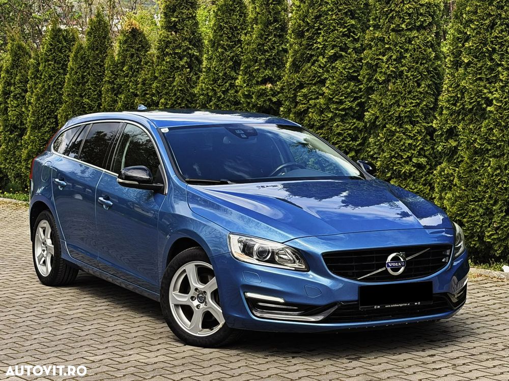 Volvo V60 D4 Geartronic Momentum - 1