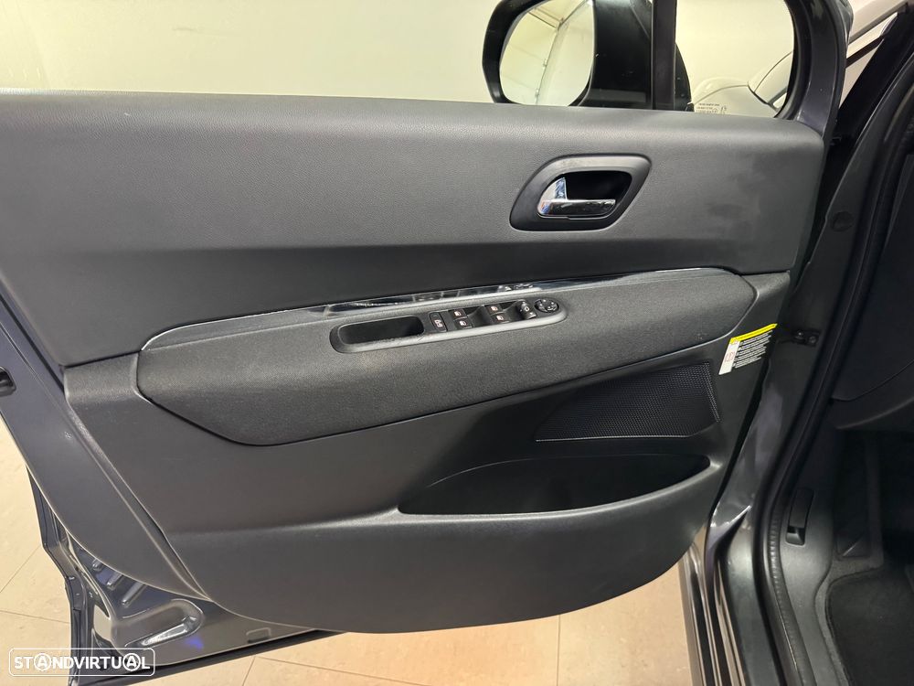 Peugeot 3008 1.6 e-HDi Allure 2-Tronic J18 - 40