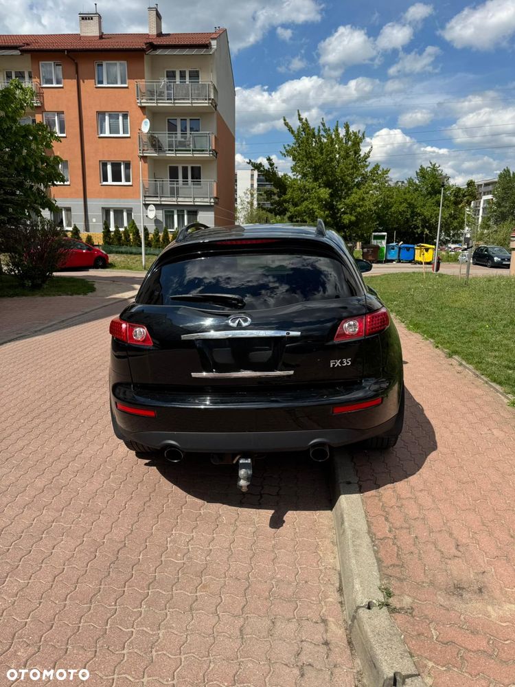 Infiniti FX - 4