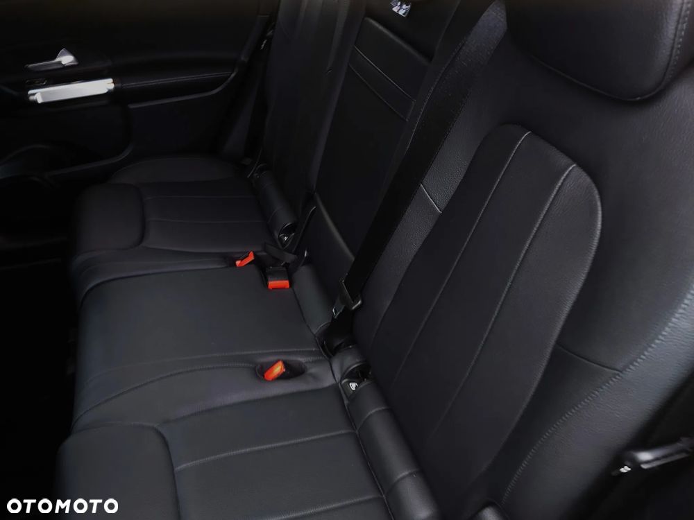 Mercedes-Benz GLB 250 4-Matic Progressive 8G-DCT - 12