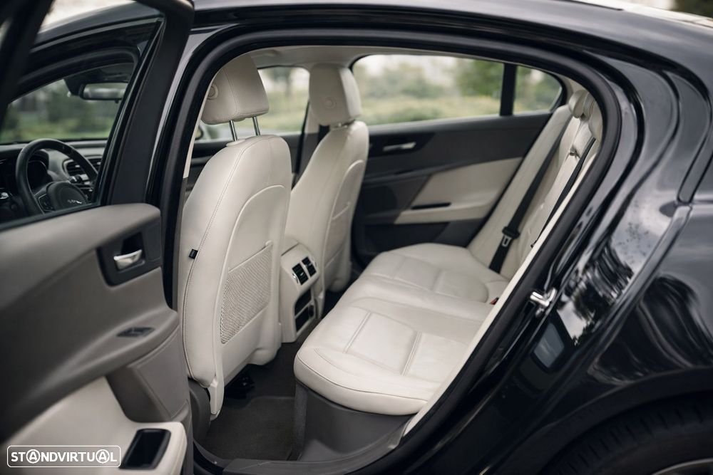 Jaguar XE 2.0 D Prestige AWD Aut. - 58