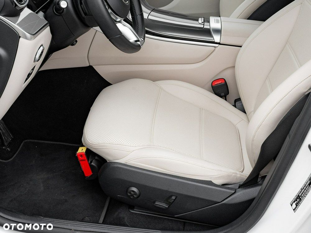 Mercedes-Benz GLC - 13