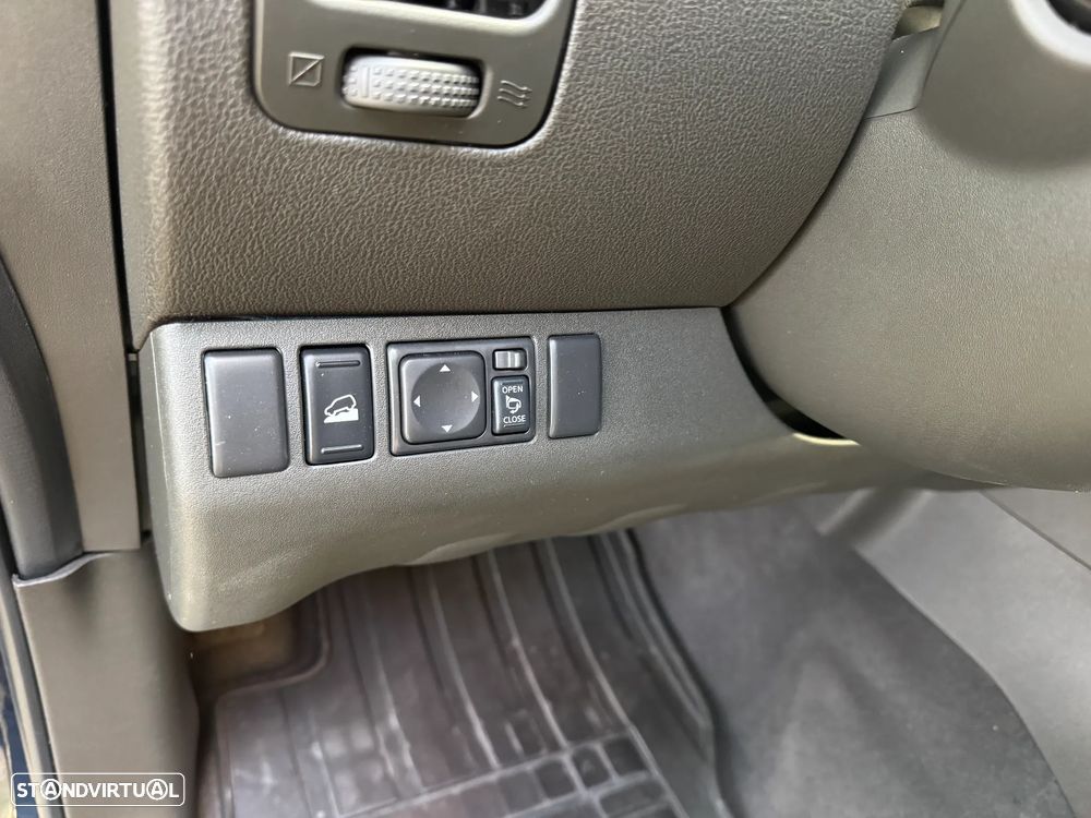 Nissan Pathfinder 3.0 dCi V6 LE 7L IT P.Bo.AT - 12
