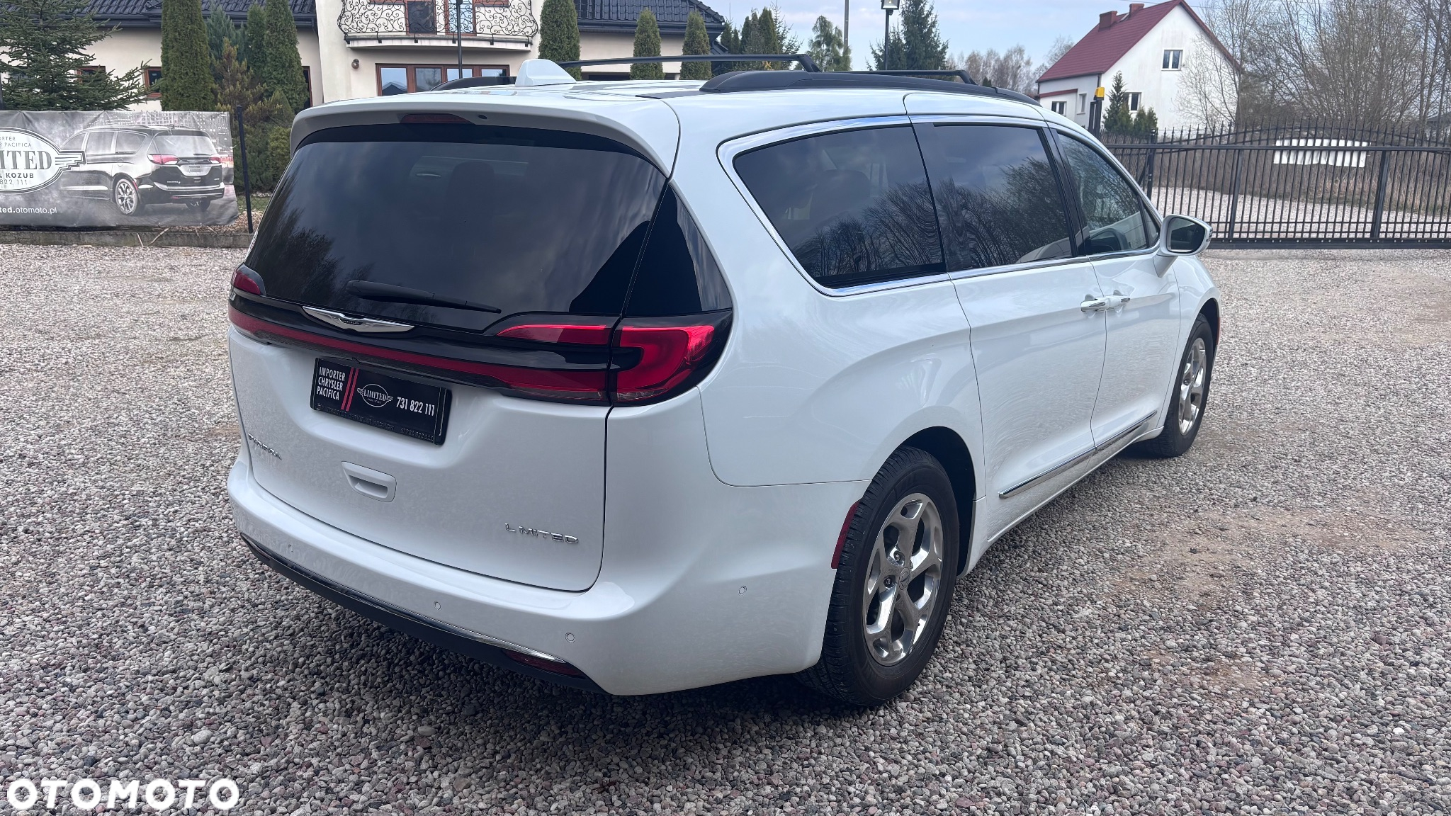 Chrysler Pacifica - 4