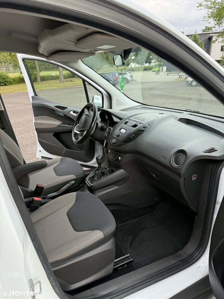 Ford Tourneo Courier 1.5 TDCi S&S Trend - 22