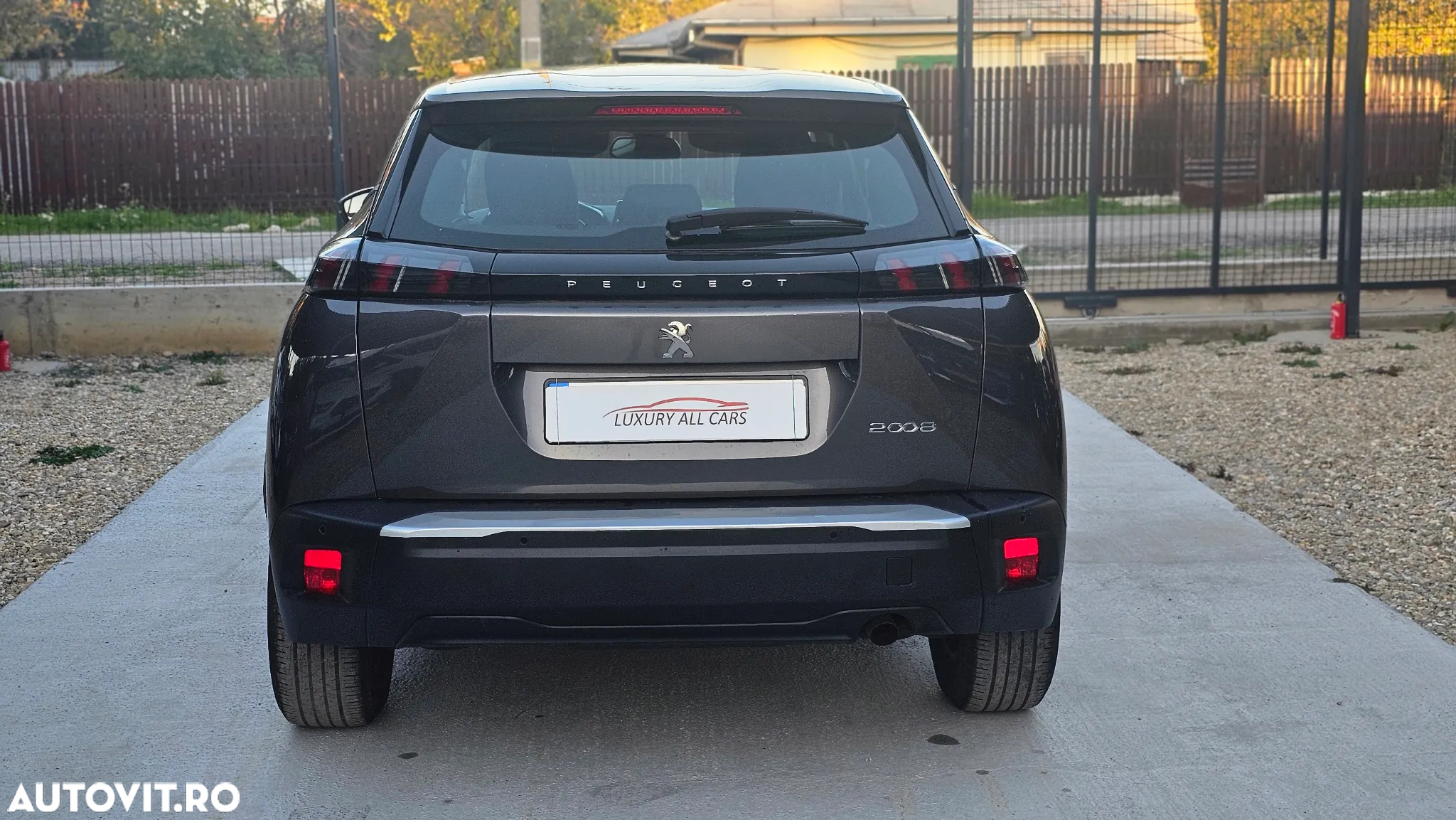 Peugeot 2008 - 4