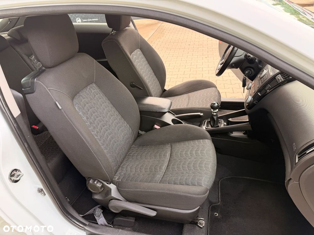 Kia Ceed - 25