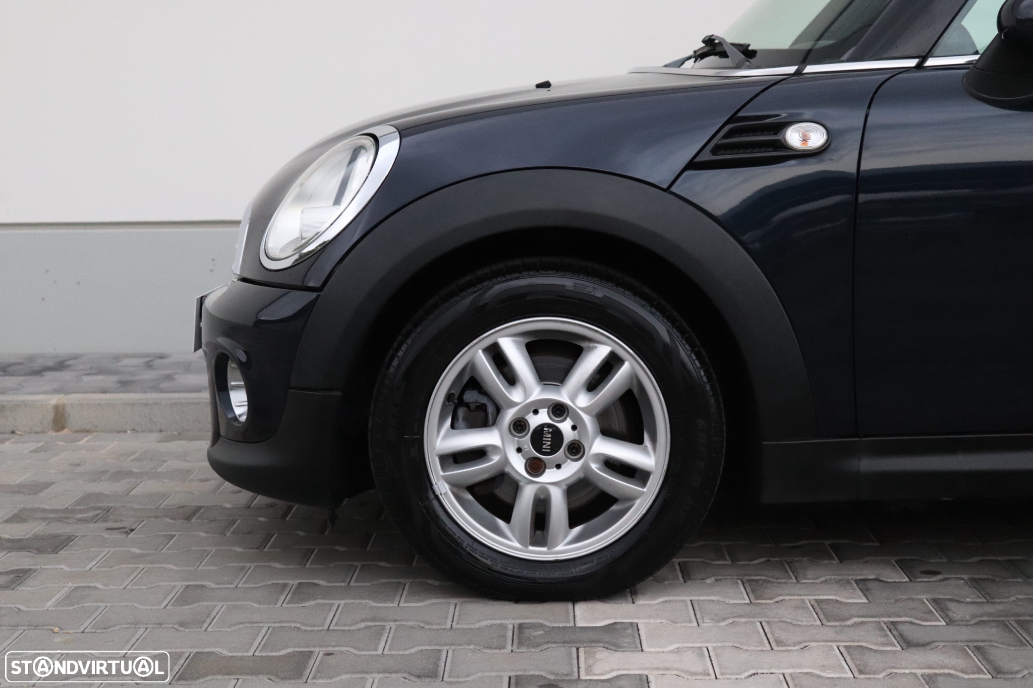 MINI 3 Portas One D - 22