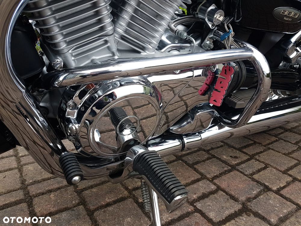 Suzuki Intruder - 22
