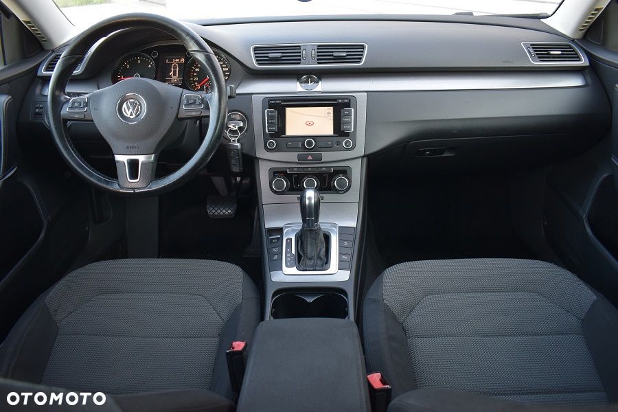 Volkswagen Passat 2.0 TDI Comfortline DSG - 5