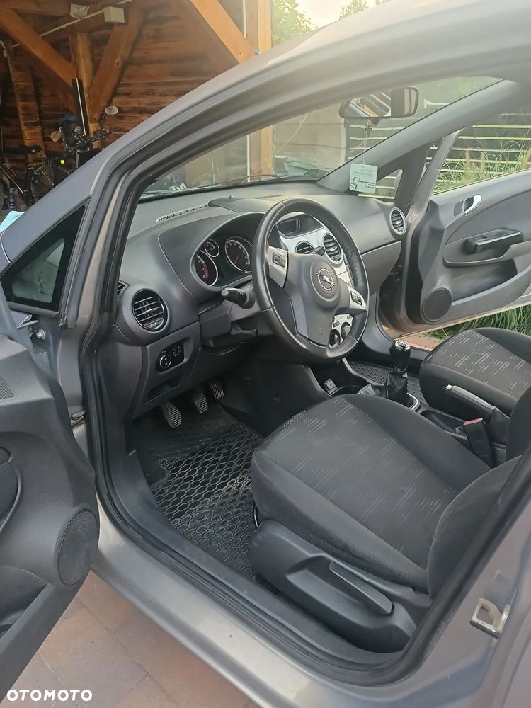Opel Corsa 1.4 16V Enjoy - 4