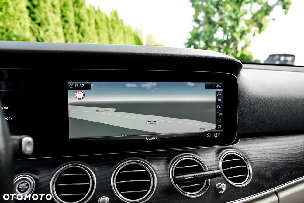 Mercedes-Benz Klasa E 220 d 9G-TRONIC Exclusive - 36
