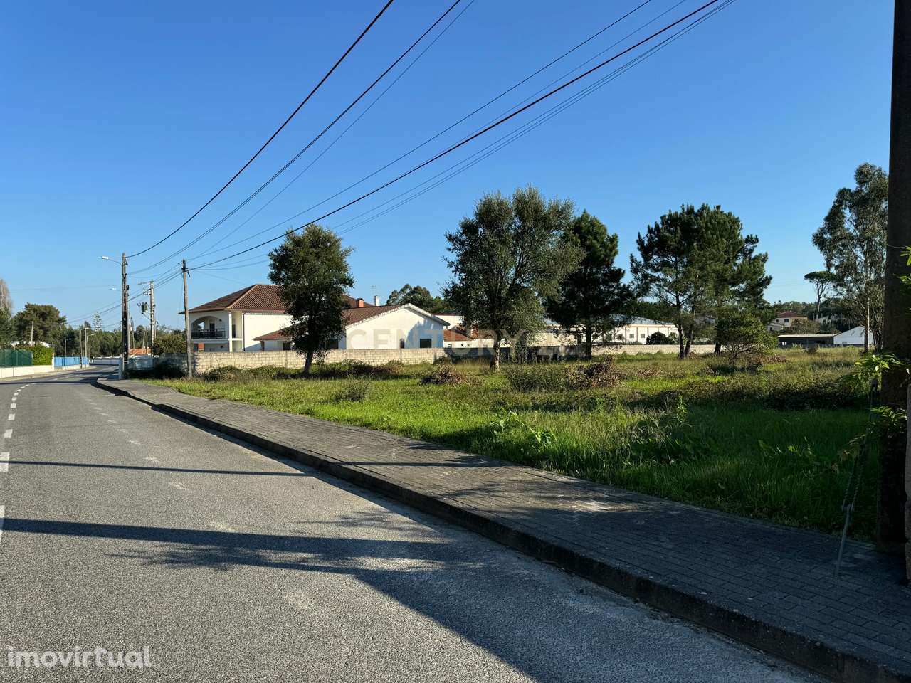 TERRENO COM CARATERÍSTICAS ÚNICAS - Grande imagem: 3/7