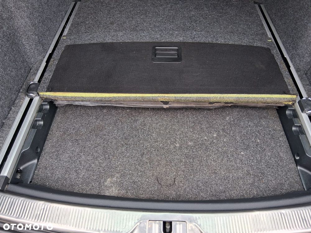 Skoda Superb 2.0 TDI DSG Elegance - 38