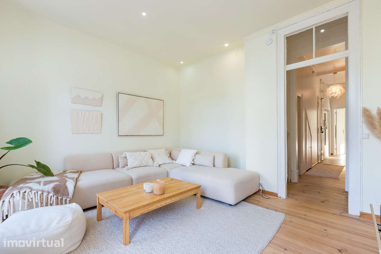 Apartamento T3 com vista desafogada entre Santa Catarina e Chiado - Grande imagem: 2/24