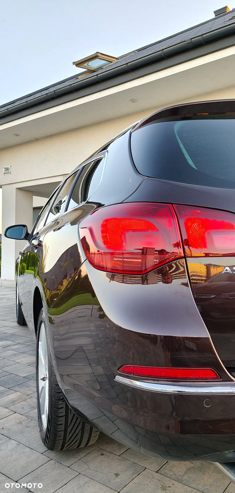 Opel Astra 1.4 Turbo Exklusiv - 32
