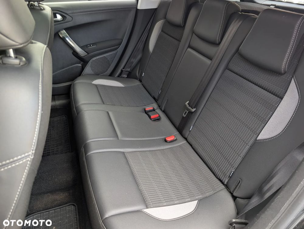Peugeot 2008 1.2 Pure Tech Allure S&S - 26