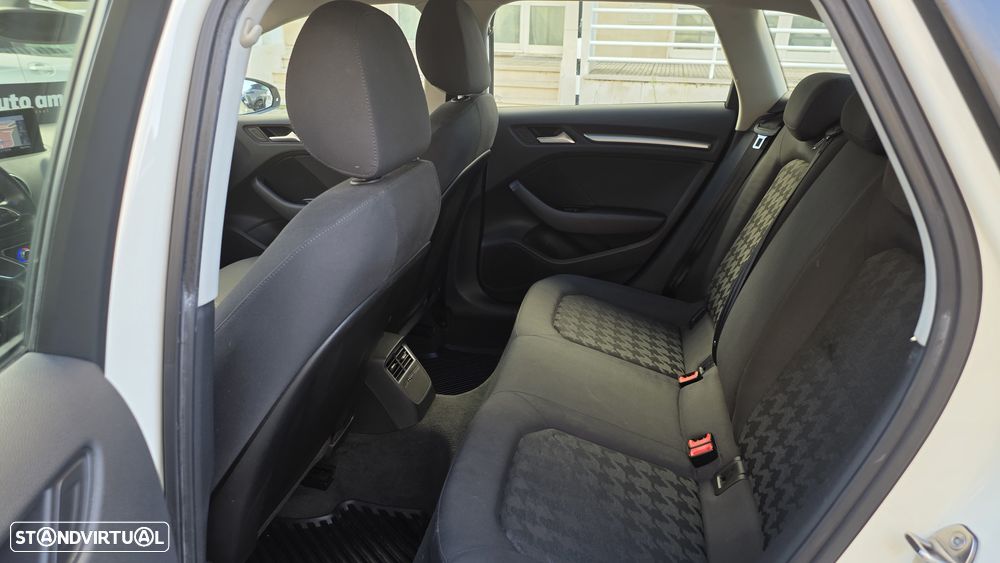 Audi A3 Sportback 1.6 TDI S-line - 22