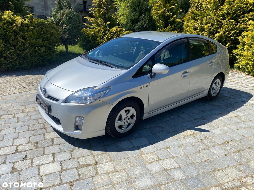 Toyota Prius 1.8 HSD Prestige - 2