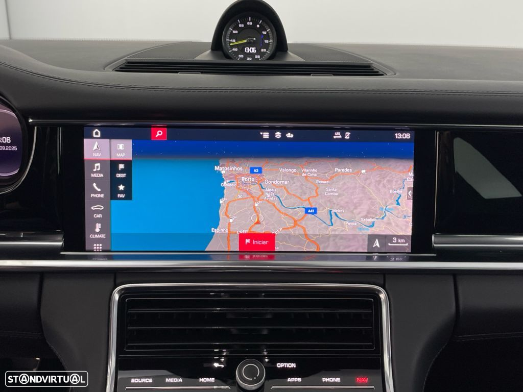 Porsche Panamera Sport Turismo 4 E-Hybrid - 26