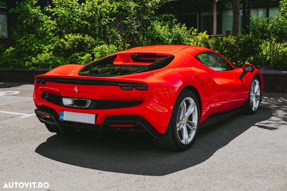 Ferrari 296 GTS - 12
