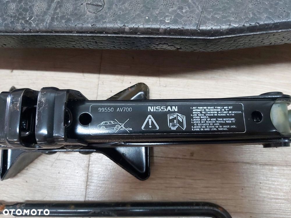 Nissan Primera P12 lewarek klucz styropian bagażnika kombi wkład - 3