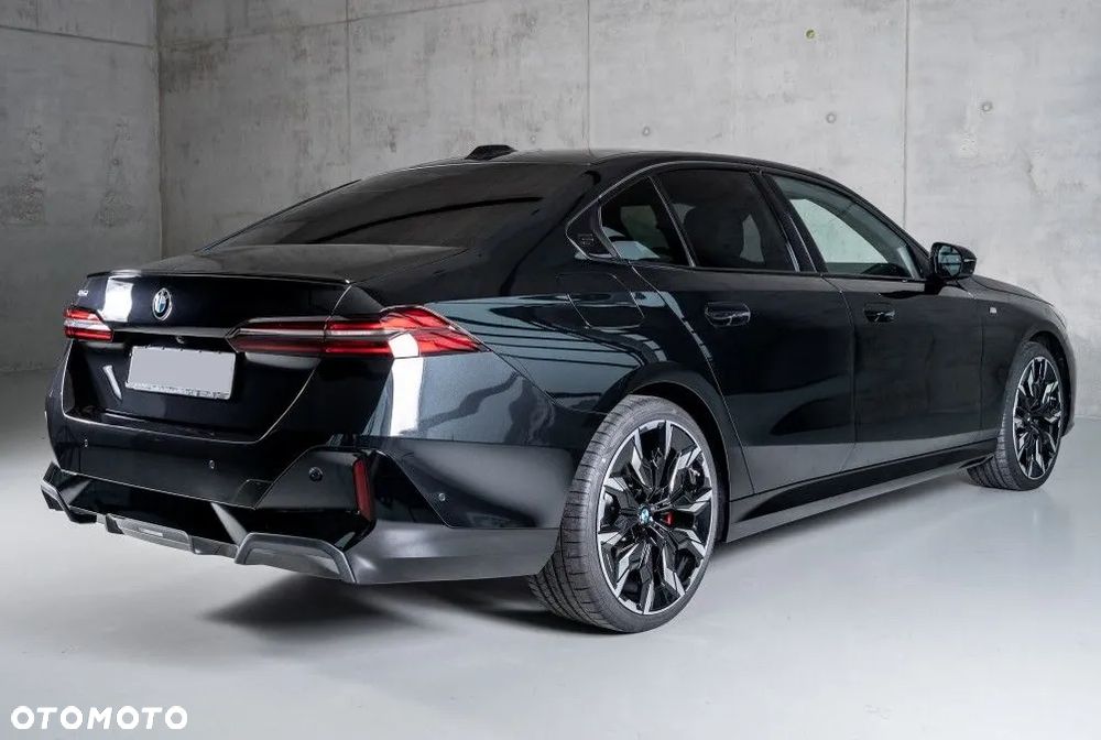 BMW Seria 5 540d xDrive mHEV M Sport - 6