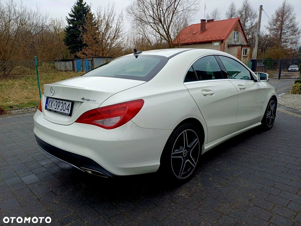 Mercedes-Benz CLA 250 4-Matic - 12