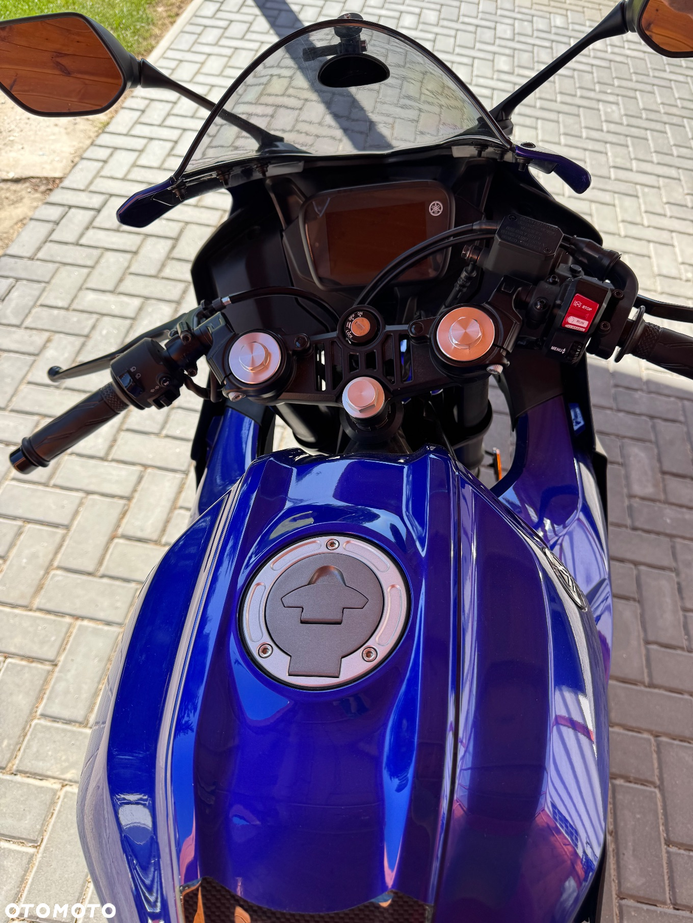 Yamaha YZF - 4