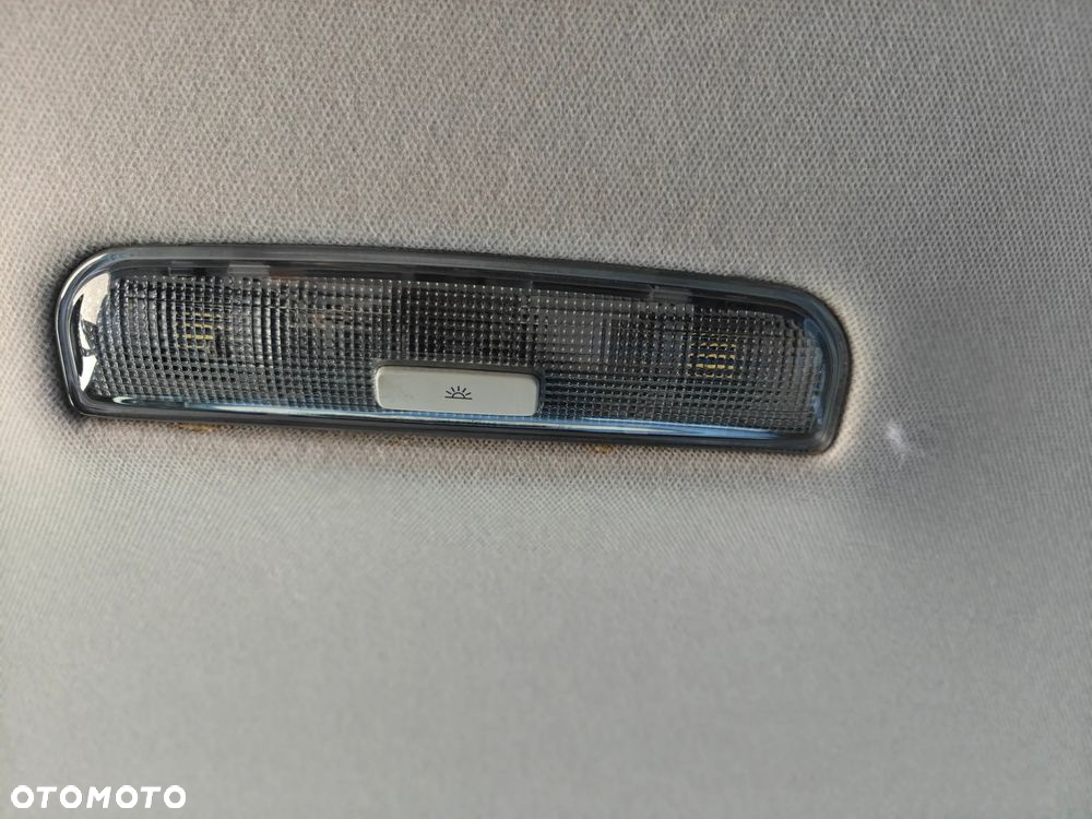 Skoda RAPID 1.0 TSI Active - 24