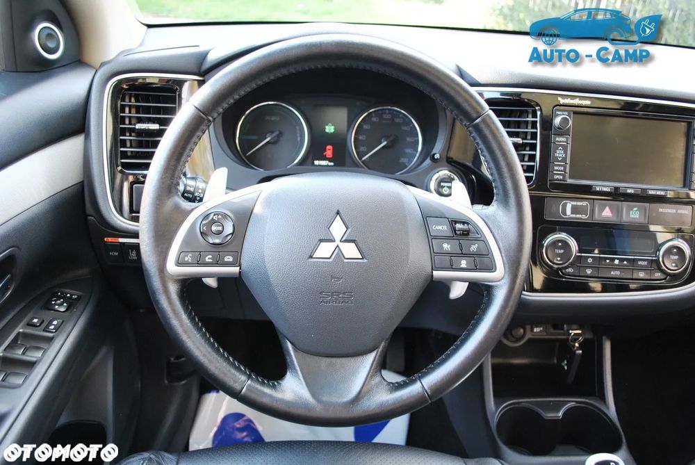 Mitsubishi Outlander Instyle NAVI + - 29