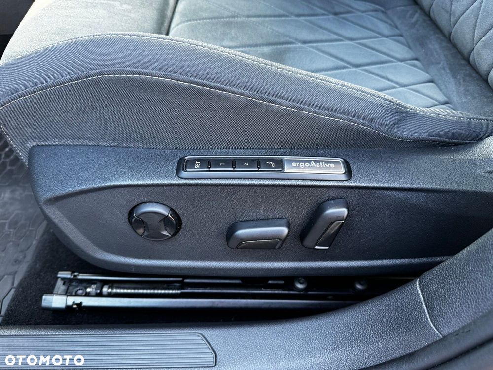 Volkswagen Golf Variant - 15