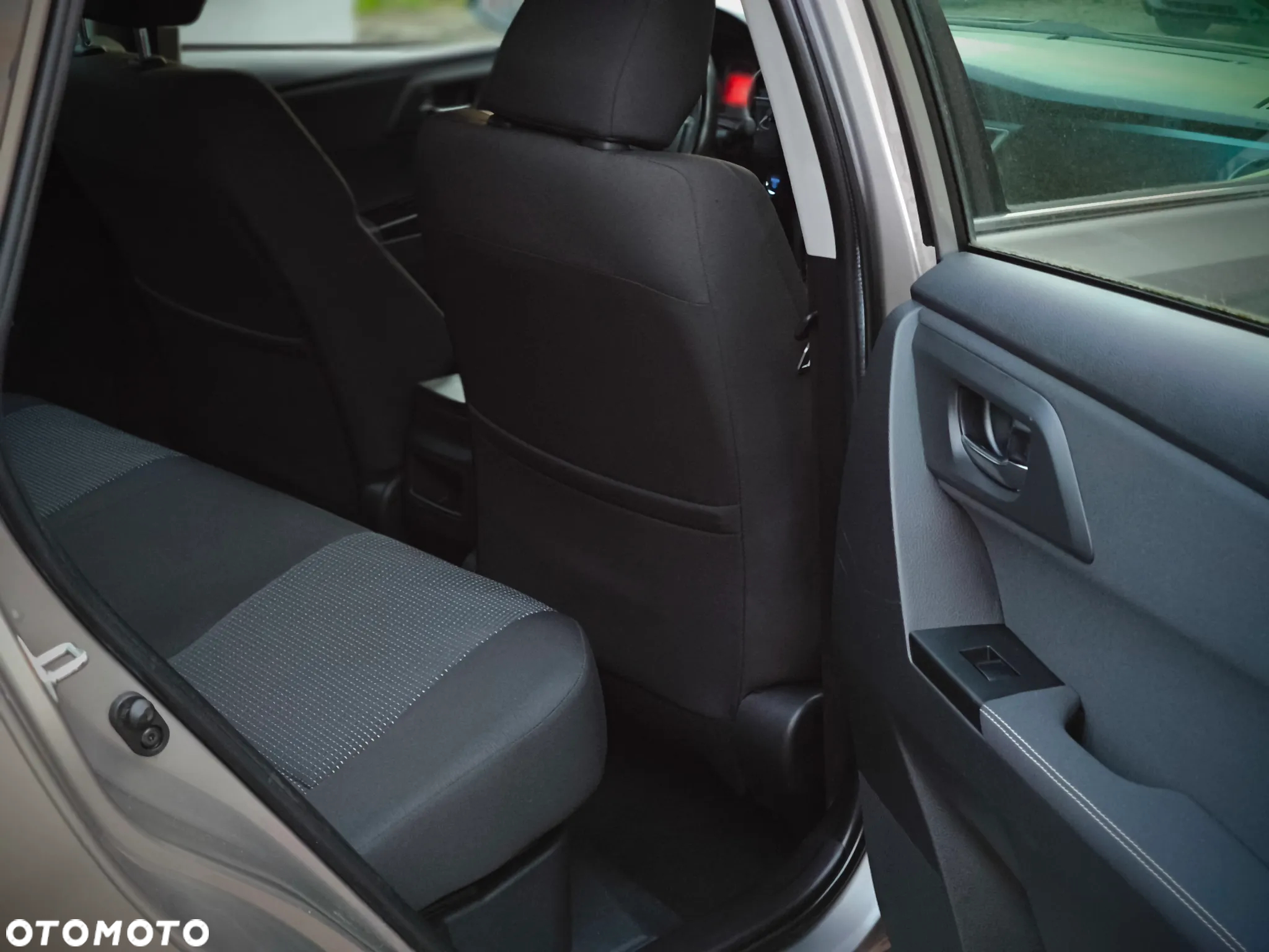 Toyota Auris 1.8 VVT-i Hybrid Automatik Style Selection - 9