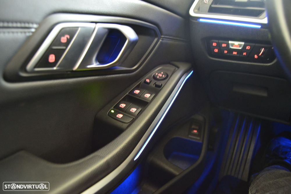 BMW 320 d Touring Line Sport Auto - 25