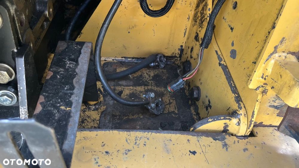Caterpillar 226 4X4 - 30