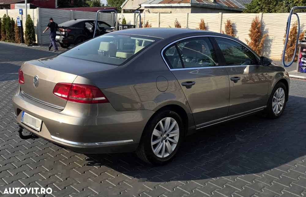 Volkswagen Passat - 5