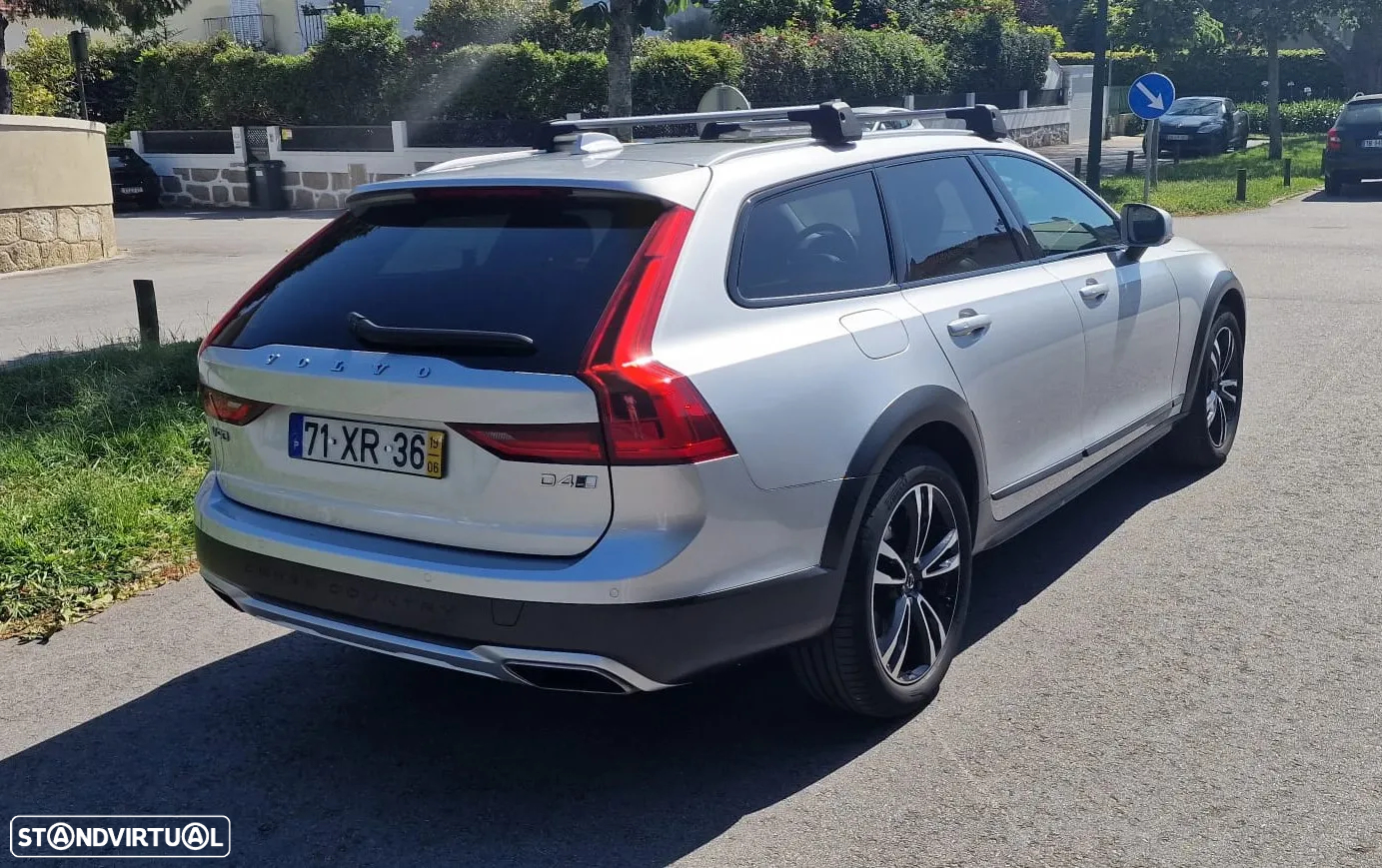 Volvo V90 Cross Country 2.0 D4 Pro AWD Geartronic - 11